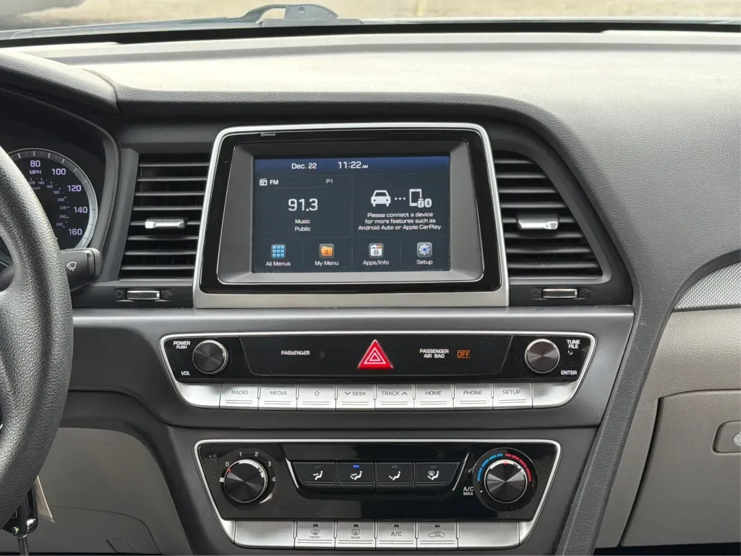 2018 Hyundai Sonata SE (5NPE24AF8JH) with an 2.4L I-4 gasoline direct injection engine, located at 8750 N County Rd 25A, Piqua, OH, 45356, (937) 908-9800, 40.164391, -84.232513 - 2018 Hyundai Sonata SE - Photo#11