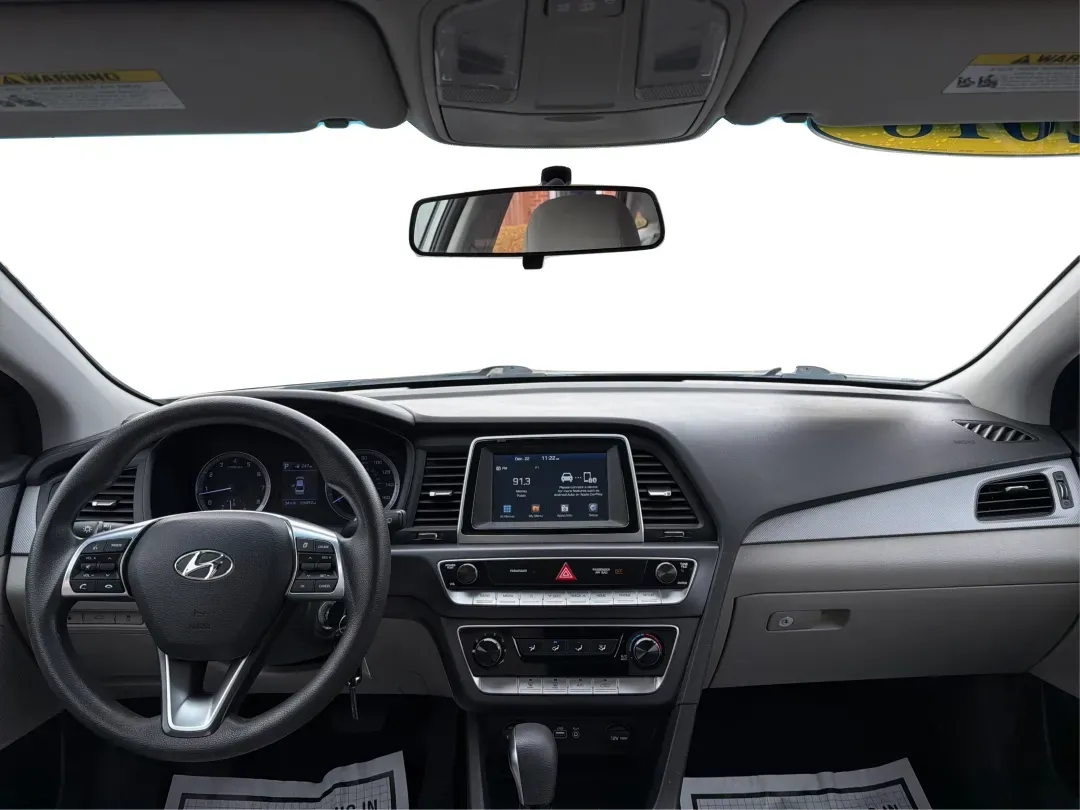 2018 Hyundai Sonata SE (5NPE24AF8JH) with an 2.4L I-4 gasoline direct injection engine, located at 8750 N County Rd 25A, Piqua, OH, 45356, (937) 908-9800, 40.164391, -84.232513 - 2018 Hyundai Sonata SE - Photo#17