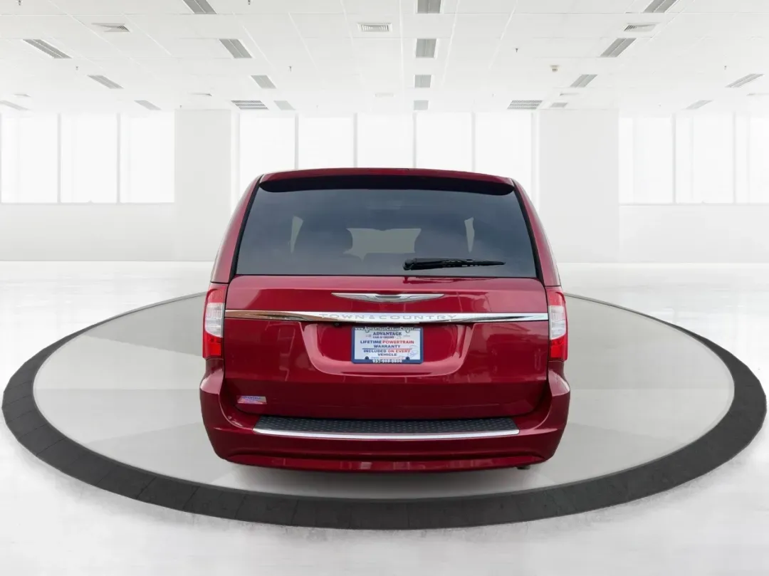 2015 Chrysler Town and Country Touring (2C4RC1BG4FR) with an 3.6L V-6 DOHC engine, located at 8750 N County Rd 25A, Piqua, OH, 45356, (937) 908-9800, 40.164391, -84.232513 - 2015 Chrysler Town and Country Touring - Photo#3