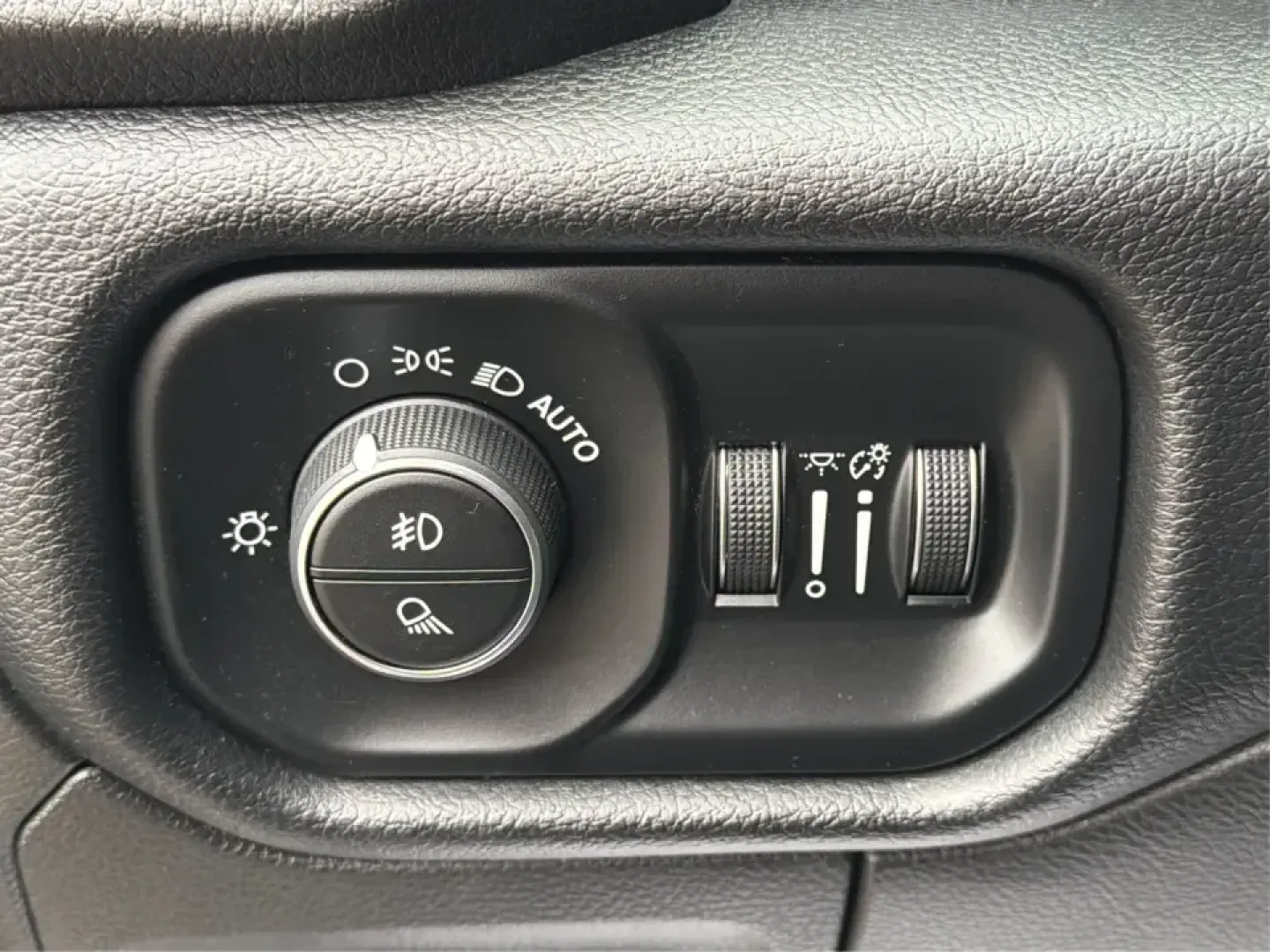 2019 Ram 1500 Big Horn/Lone Star Crew Cab 4x4 5'7 Box (1C6SRFFT9KN) with an 5.7L V8 OHV 16V engine, 8A transmission, located at 880 E. National Road, Vandalia, OH, 45377, (937) 908-9800, 39.891918, -84.183594 - **Unleash Your Adventure with This 2019 Ram 1500 Big Horn/Lone Star Crew Cab in Patriot Blue Pearlcoat!**<br /> <br /> Are you ready to elevate your lifestyle with a truck that can handle both your daily commute and weekend adventures? This 2019 Ram 1500 Big Horn/Lone Star Crew Cab is the perfect co - Photo#16