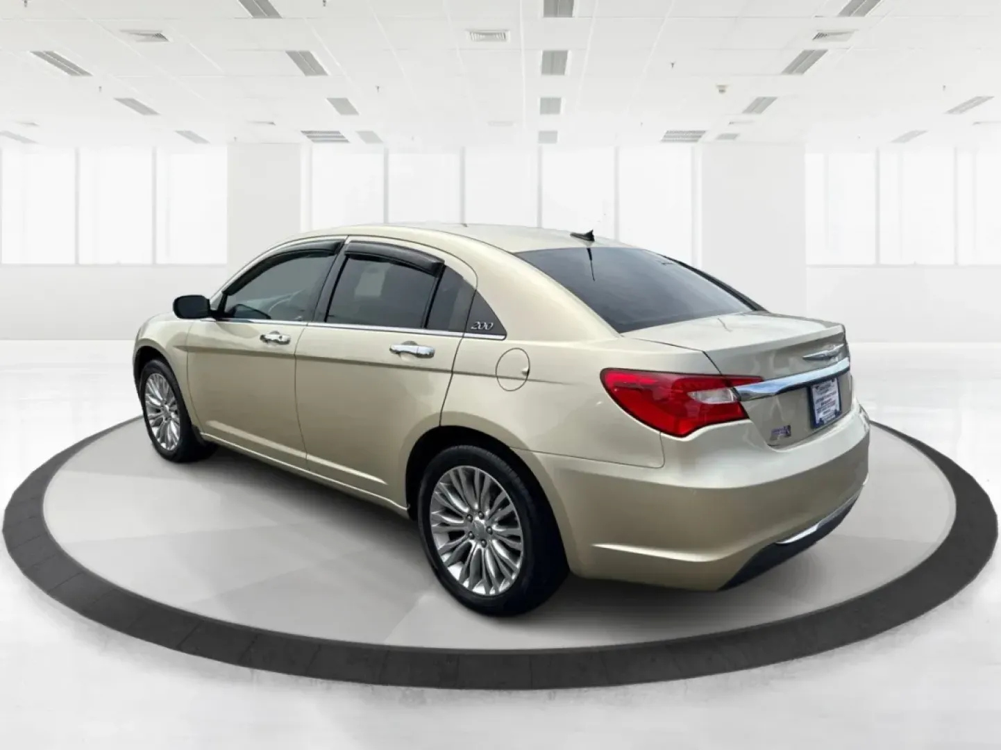 2011 Chrysler 200 Limited (1C3BC2FB0BN) with an Other engine, located at 1184 Kauffman Ave, Fairborn, OH, 45324, (937) 908-9800, 39.807072, -84.030914 - 2011 Chrysler 200 Limited - Photo#4