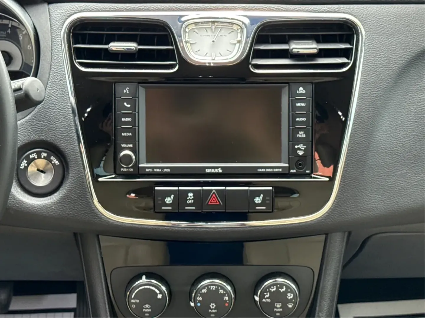 2011 Chrysler 200 Limited (1C3BC2FB0BN) with an Other engine, located at 1184 Kauffman Ave, Fairborn, OH, 45324, (937) 908-9800, 39.807072, -84.030914 - 2011 Chrysler 200 Limited - Photo#13