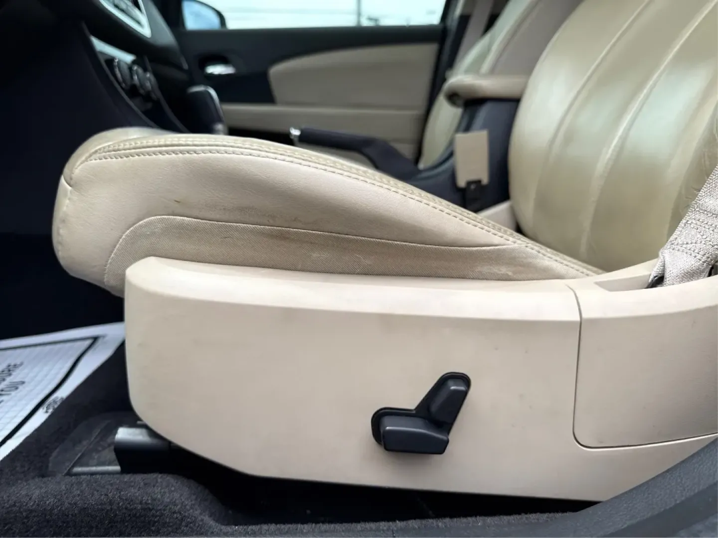 2011 Chrysler 200 Limited (1C3BC2FB0BN) with an Other engine, located at 1184 Kauffman Ave, Fairborn, OH, 45324, (937) 908-9800, 39.807072, -84.030914 - 2011 Chrysler 200 Limited - Photo#18