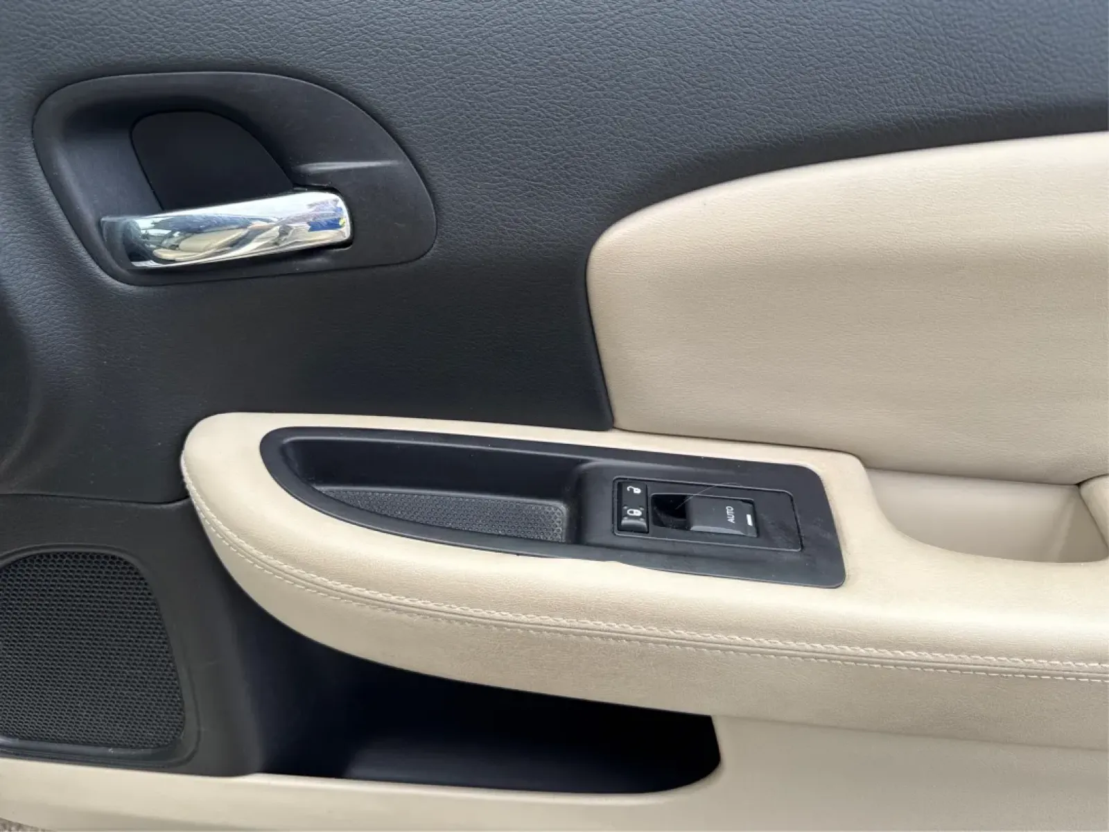 2011 Chrysler 200 Limited (1C3BC2FB0BN) with an Other engine, located at 1951 S Dayton Lakeview Rd., New Carlisle, OH, 45344, (937) 908-9800, 39.890999, -84.050255 - ### Elevate Your Daily Commute with the 2011 Chrysler 200 Limited<br /> <br /> Are you searching for a reliable sedan that combines style, comfort, and modern features? Look no further than the 2011 Chrysler 200 Limited, available now at Advantage Car and Credit in New Carlisle, OH. This vehicle is - Photo#20