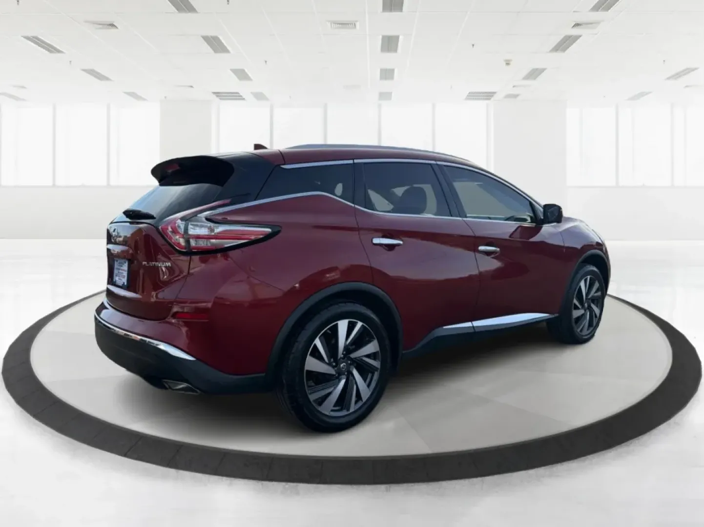 2018 Nissan Murano (5N1AZ2MGXJN) with an 3.5L V-6 DOHC engine, located at 880 E. National Road, Vandalia, OH, 45377, (937) 908-9800, 39.891918, -84.183594 - **Adventure Awaits with the 2018 Nissan Murano Platinum at Advantage Car and Credit - Vandalia!**<br /> <br /> Are you ready to elevate your driving experience while enjoying the perfect blend of style, comfort, and reliability? The 2018 Nissan Murano Platinum is not just a vehicle; it's the key to - Photo#2