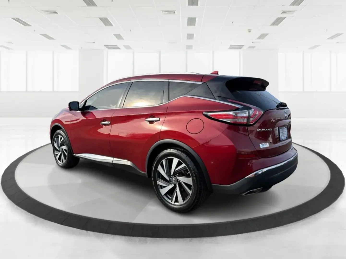 2018 Nissan Murano (5N1AZ2MGXJN) with an 3.5L V-6 DOHC engine, located at 880 E. National Road, Vandalia, OH, 45377, (937) 908-9800, 39.891918, -84.183594 - **Adventure Awaits with the 2018 Nissan Murano Platinum at Advantage Car and Credit - Vandalia!**<br /> <br /> Are you ready to elevate your driving experience while enjoying the perfect blend of style, comfort, and reliability? The 2018 Nissan Murano Platinum is not just a vehicle; it's the key to - Photo#4