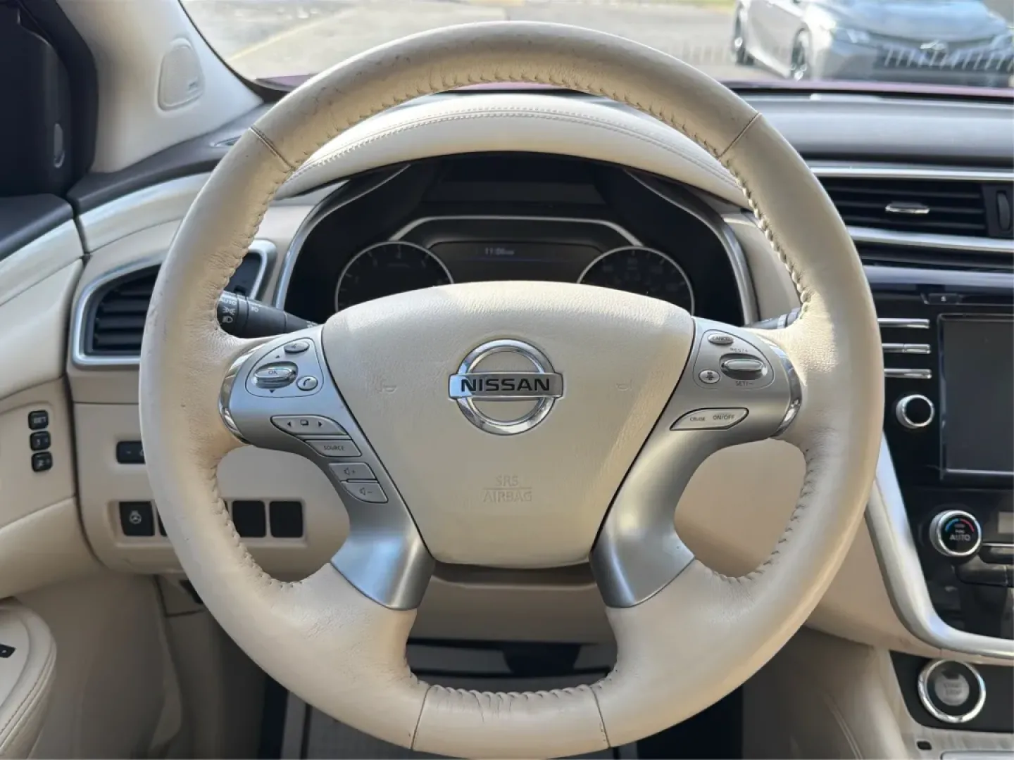 2018 Nissan Murano (5N1AZ2MGXJN) with an 3.5L V-6 DOHC engine, located at 880 E. National Road, Vandalia, OH, 45377, (937) 908-9800, 39.891918, -84.183594 - **Adventure Awaits with the 2018 Nissan Murano Platinum at Advantage Car and Credit - Vandalia!**<br /> <br /> Are you ready to elevate your driving experience while enjoying the perfect blend of style, comfort, and reliability? The 2018 Nissan Murano Platinum is not just a vehicle; it's the key to - Photo#16