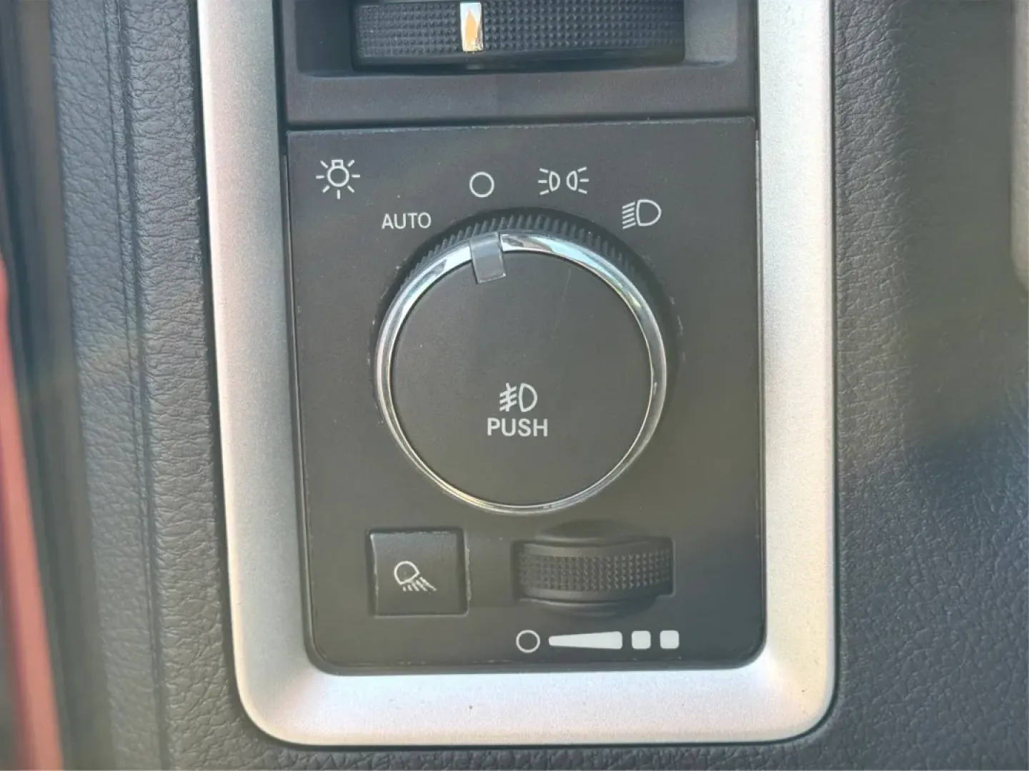 2011 Ram Ram 1500 SLT (1D7RV1GT7BS) with an HEMI 5.7L V-8 variable valve control engine, 5-Speed Automatic transmission, located at 8750 N County Rd 25A, Piqua, OH, 45356, (937) 908-9800, 40.164391, -84.232513 - **Unleash Adventure with the 2011 Ram 1500 SLT at Advantage Car and Credit - Piqua!**<br /> <br /> Are you ready to elevate your driving experience? Whether you're navigating busy city streets, embarking on weekend adventures, or tackling home improvement projects, the 2011 Ram 1500 SLT is the truck - Photo#16