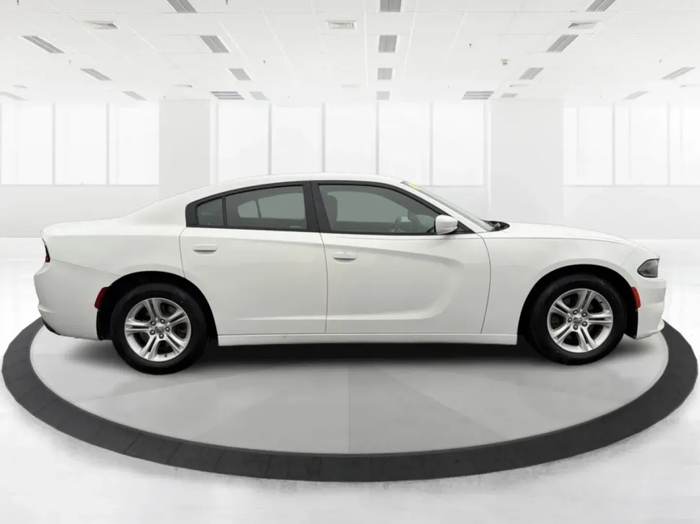 2015 Dodge Charger (2C3CDXBG3FH) with an 3.6L V-6 DOHC engine, located at 1099 N County Rd 25A , Troy, OH, 45373, (937) 908-9800, 40.057079, -84.212883 - Experience the thrill of the open road with the 2015 Dodge Charger SE, a powerful sedan that perfectly balances performance and comfort. This vehicle is an ideal choice for those looking to elevate their daily commute or make unforgettable road trips. Whether you're navigating through the charming s - Photo#1