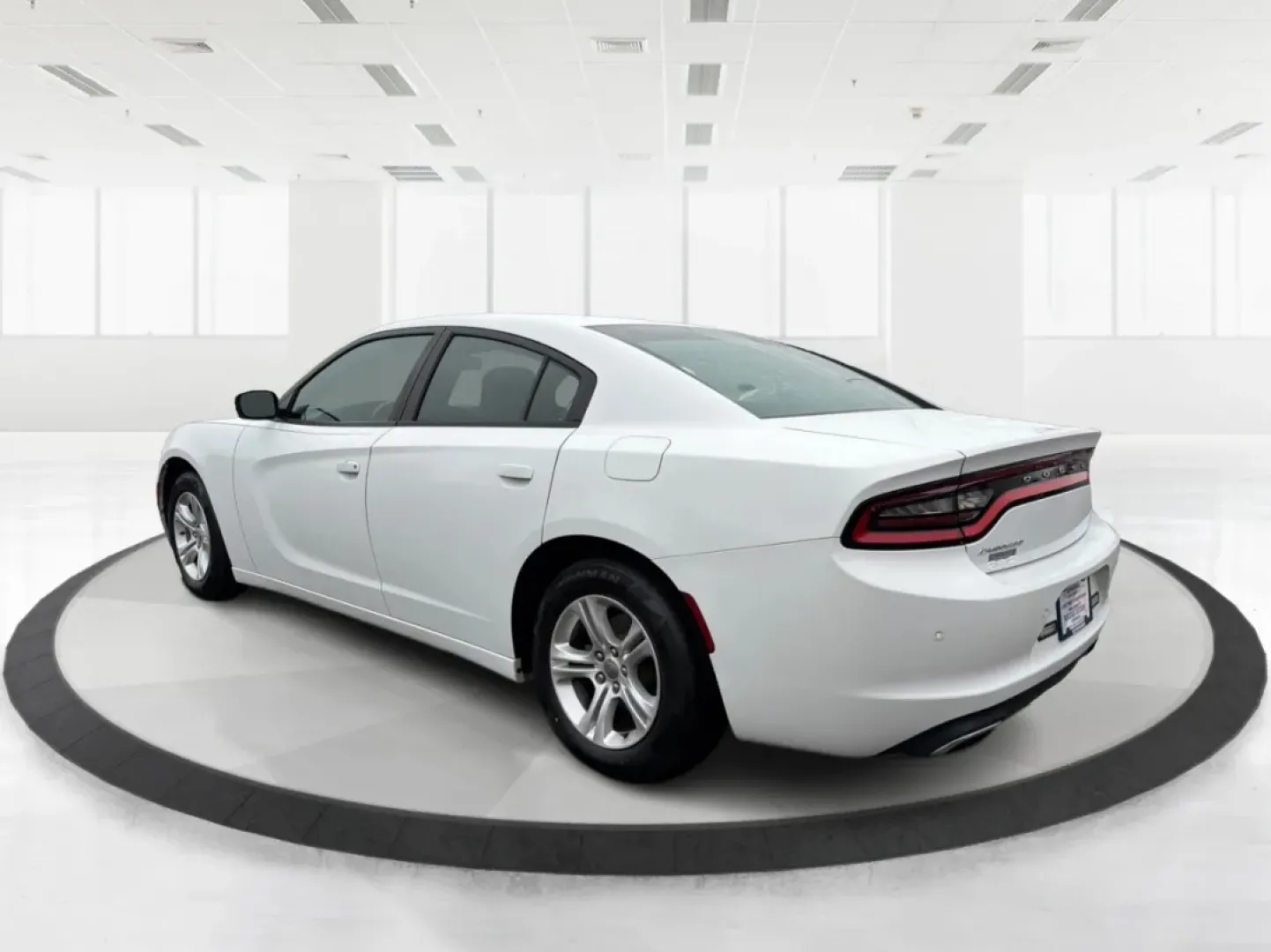 2015 Dodge Charger (2C3CDXBG3FH) with an 3.6L V-6 DOHC engine, located at 1099 N County Rd 25A , Troy, OH, 45373, (937) 908-9800, 40.057079, -84.212883 - Experience the thrill of the open road with the 2015 Dodge Charger SE, a powerful sedan that perfectly balances performance and comfort. This vehicle is an ideal choice for those looking to elevate their daily commute or make unforgettable road trips. Whether you're navigating through the charming s - Photo#4