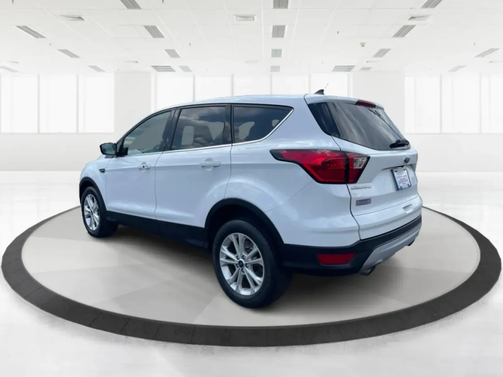 2019 Ford Escape SE (1FMCU9GD2KU) with an Other engine, located at 1951 S Dayton Lakeview Rd., New Carlisle, OH, 45344, (937) 908-9800, 39.890999, -84.050255 - **Discover Your Next Adventure with the 2019 Ford Escape SE at Advantage Car and Credit!**<br /> <br /> Are you ready to elevate your daily drives and weekend adventures? The 2019 Ford Escape SE is designed for those who crave versatility and comfort in their rides, making it an ideal choice for fam - Photo#4