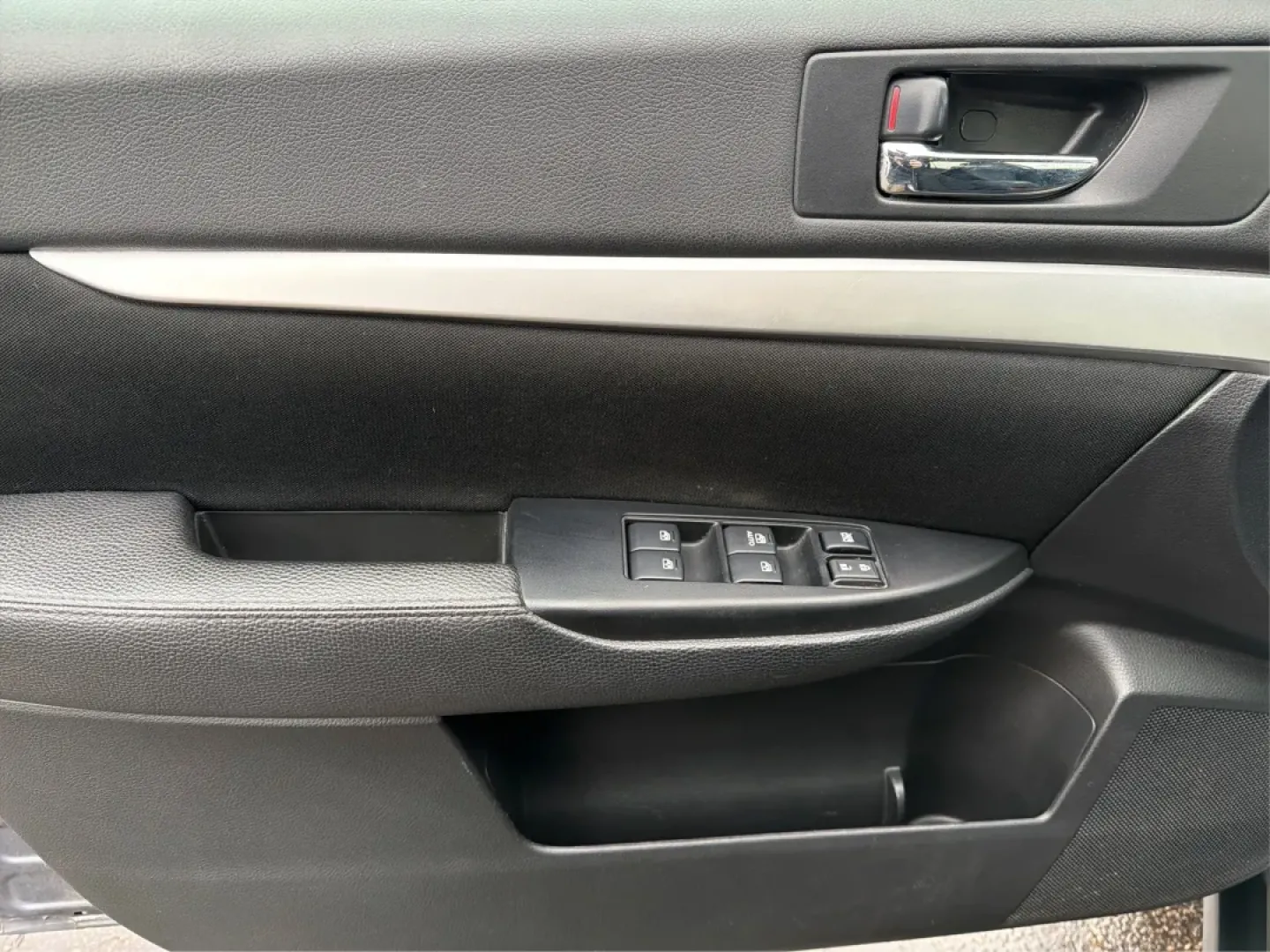 2014 Subaru Outback 2.5i (4S4BRCAC5E3) with an 2.5L H-4 DOHC engine, Continuously Variable Transmission (CVT) transmission, located at 1230 East Main St, Xenia, OH, 45385, (937) 908-9800, 39.688026, -83.910172 - **Adventure Awaits with the 2014 Subaru Outback 2.5i at Advantage Car and Credit - Xenia!**<br /> <br /> Are you ready to elevate your lifestyle with a vehicle designed for both comfort and adventure? The 2014 Subaru Outback 2.5i is your perfect companion for weekend getaways, family road trips, or - Photo#17