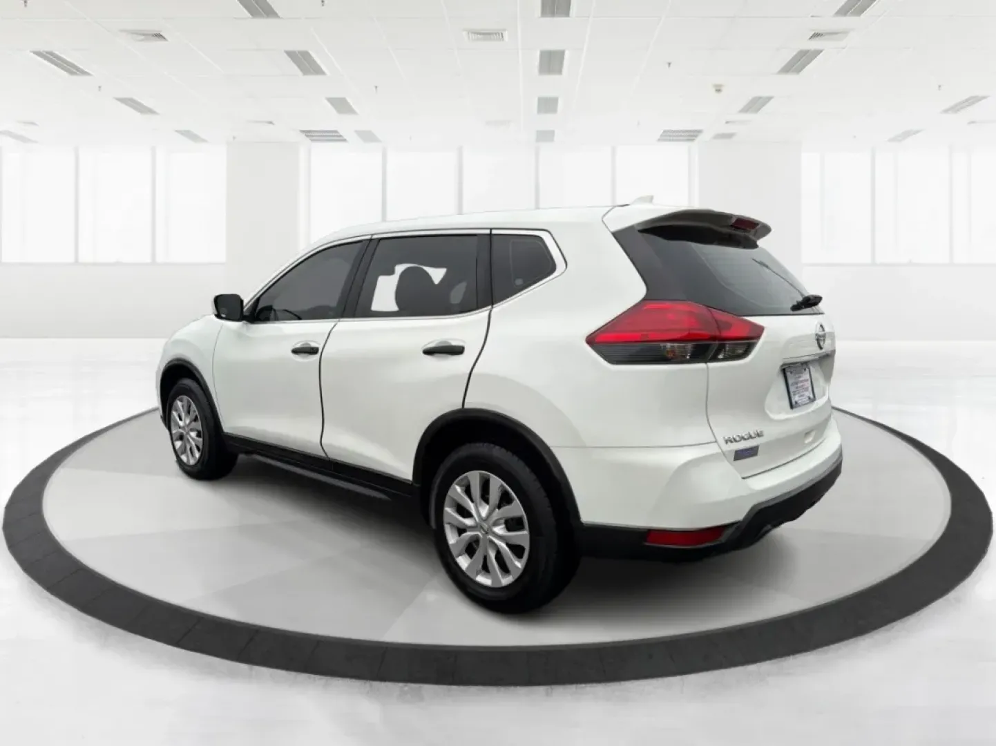 2017 Nissan Rogue S (KNMAT2MV0HP) with an 2.5L I-4 DOHC engine, CVT transmission, located at 1230 East Main St, Xenia, OH, 45385, (937) 908-9800, 39.688026, -83.910172 - **Adventure Awaits: Explore the 2017 Nissan Rogue at Advantage Car and Credit!**<br /> <br /> Are you ready to embark on your next family road trip or weekend adventure? The 2017 Nissan Rogue is the perfect companion for those who value versatility, comfort, and reliability. Whether you're navigatin - Photo#4