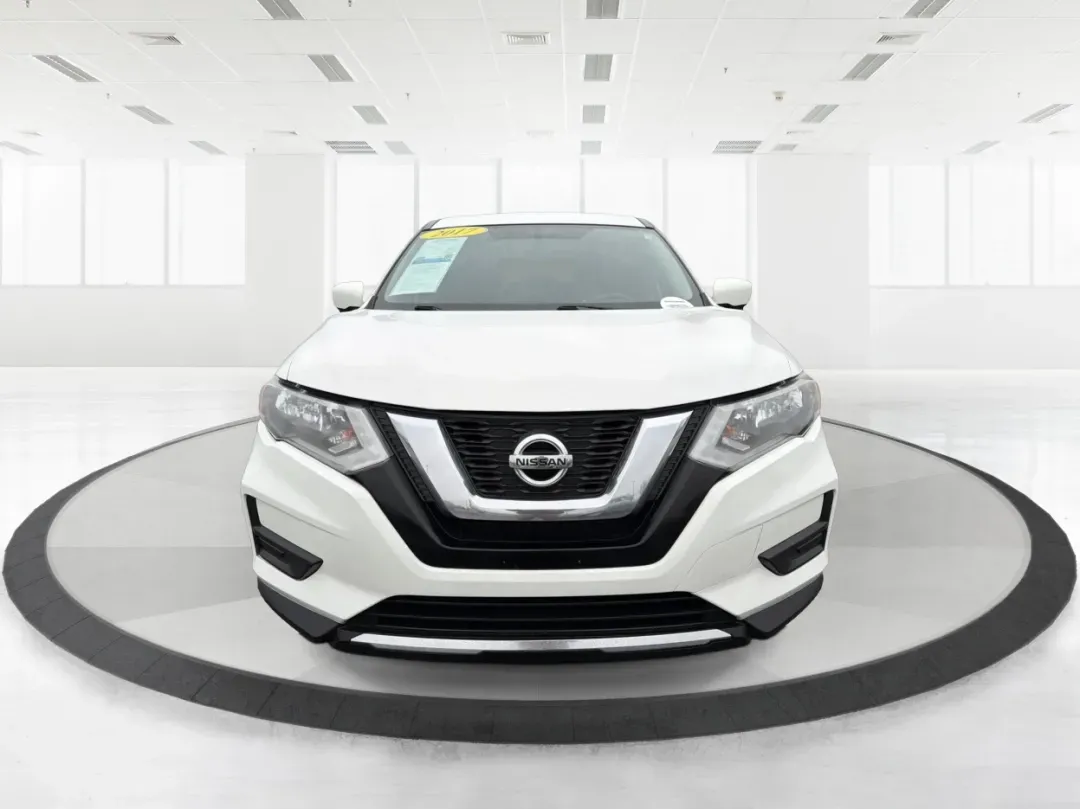 2017 Nissan Rogue S (KNMAT2MV0HP) with an 2.5L I-4 DOHC engine, located at 1230 East Main St, Xenia, OH, 45385, (937) 908-9800, 39.688026, -83.910172 - **Adventure Awaits: Explore the 2017 Nissan Rogue at Advantage Car and Credit!**<br /> <br /> Are you ready to embark on your next family road trip or weekend adventure? The 2017 Nissan Rogue is the perfect companion for those who value versatility, comfort, and reliability. Whether you're navigatin - Photo#7
