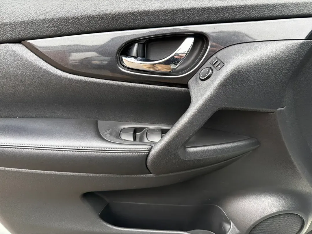 2017 Nissan Rogue S (KNMAT2MV0HP) with an 2.5L I-4 DOHC engine, located at 1230 East Main St, Xenia, OH, 45385, (937) 908-9800, 39.688026, -83.910172 - **Adventure Awaits: Explore the 2017 Nissan Rogue at Advantage Car and Credit!**<br /> <br /> Are you ready to embark on your next family road trip or weekend adventure? The 2017 Nissan Rogue is the perfect companion for those who value versatility, comfort, and reliability. Whether you're navigatin - Photo#17