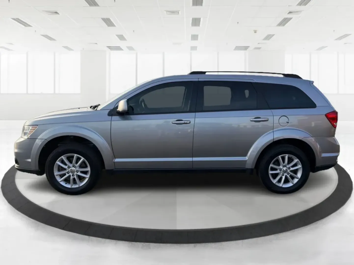 2017 Dodge Journey SXT AWD (3C4PDDBGXHT) with an Pentastar 3.6L V-6 DOHC engine, 6A transmission, located at 880 E. National Road, Vandalia, OH, 45377, (937) 908-9800, 39.891918, -84.183594 - Are you ready to elevate your family adventures or tackle your daily commutes with style and confidence? Look no further than this exceptional **2017 Dodge Journey SXT AWD**. Perfectly suited for growing families or those who crave weekend getaways, this SUV combines versatility, comfort, and perfor - Photo#5