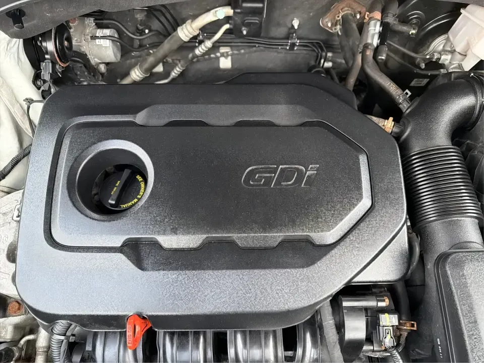 2017 Hyundai Santa Fe 2.4L (5NMZTDLB2HH) with an Theta II 2.4L I-4 gasoline direct injection engine, 6A transmission, located at 4508 South Dixie Dr, Moraine, OH, 45439, (937) 908-9800, 39.689976, -84.218452 - **Elevate Your Family Adventures with the 2017 Hyundai Santa Fe at Advantage Car and Credit!**<br /> <br /> Are you searching for the perfect vehicle to accommodate your growing family or to enhance your weekend getaways? Look no further! The 2017 Hyundai Santa Fe is a versatile and spacious SUV des - Photo#11