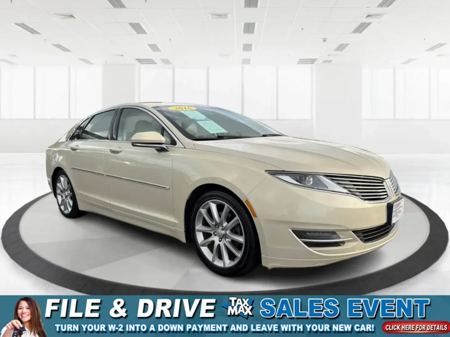 2016 Lincoln MKZ Base (3LN6L2G96GR) with an 2.0L L4 DOHC 16V engine, 6A transmission, located at 880 E. National Road, Vandalia, OH, 45377, (937) 908-9800, 39.891918, -84.183594 - **Elevate Your Commuting Experience with the 2016 Lincoln MKZ at Advantage Car and Credit - Vandalia!**<br /> <br /> Are you ready to transform your daily commute into a luxurious experience? The 2016 Lincoln MKZ is the perfect blend of sophistication and performance, ideal for those who refuse to c - Photo#0