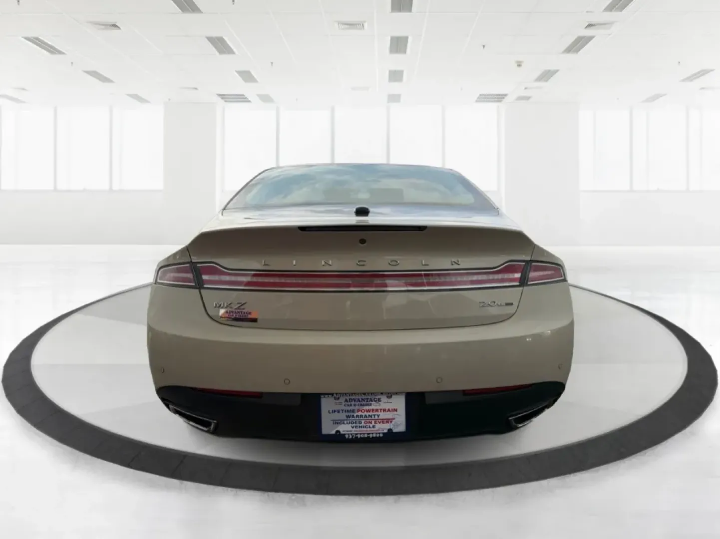 2016 Lincoln MKZ Base (3LN6L2G96GR) with an 2.0L L4 DOHC 16V engine, 6A transmission, located at 880 E. National Road, Vandalia, OH, 45377, (937) 908-9800, 39.891918, -84.183594 - **Elevate Your Commuting Experience with the 2016 Lincoln MKZ at Advantage Car and Credit - Vandalia!**<br /> <br /> Are you ready to transform your daily commute into a luxurious experience? The 2016 Lincoln MKZ is the perfect blend of sophistication and performance, ideal for those who refuse to c - Photo#3