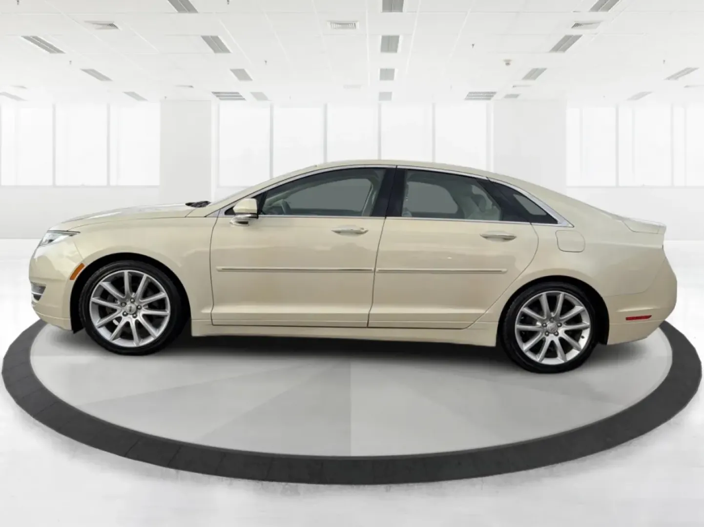 2016 Lincoln MKZ Base (3LN6L2G96GR) with an 2.0L L4 DOHC 16V engine, 6A transmission, located at 880 E. National Road, Vandalia, OH, 45377, (937) 908-9800, 39.891918, -84.183594 - **Elevate Your Commuting Experience with the 2016 Lincoln MKZ at Advantage Car and Credit - Vandalia!**<br /> <br /> Are you ready to transform your daily commute into a luxurious experience? The 2016 Lincoln MKZ is the perfect blend of sophistication and performance, ideal for those who refuse to c - Photo#5