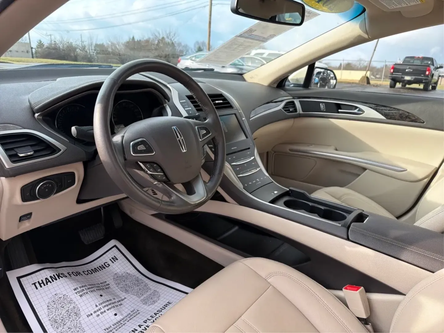 2016 Lincoln MKZ Base (3LN6L2G96GR) with an 2.0L L4 DOHC 16V engine, 6A transmission, located at 880 E. National Road, Vandalia, OH, 45377, (937) 908-9800, 39.891918, -84.183594 - **Elevate Your Commuting Experience with the 2016 Lincoln MKZ at Advantage Car and Credit - Vandalia!**<br /> <br /> Are you ready to transform your daily commute into a luxurious experience? The 2016 Lincoln MKZ is the perfect blend of sophistication and performance, ideal for those who refuse to c - Photo#9