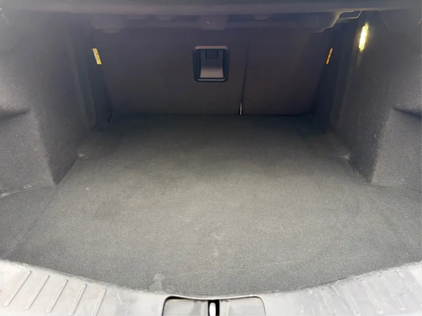 2016 Lincoln MKZ Base (3LN6L2G96GR) with an 2.0L L4 DOHC 16V engine, 6A transmission, located at 880 E. National Road, Vandalia, OH, 45377, (937) 908-9800, 39.891918, -84.183594 - **Elevate Your Commuting Experience with the 2016 Lincoln MKZ at Advantage Car and Credit - Vandalia!**<br /> <br /> Are you ready to transform your daily commute into a luxurious experience? The 2016 Lincoln MKZ is the perfect blend of sophistication and performance, ideal for those who refuse to c - Photo#12