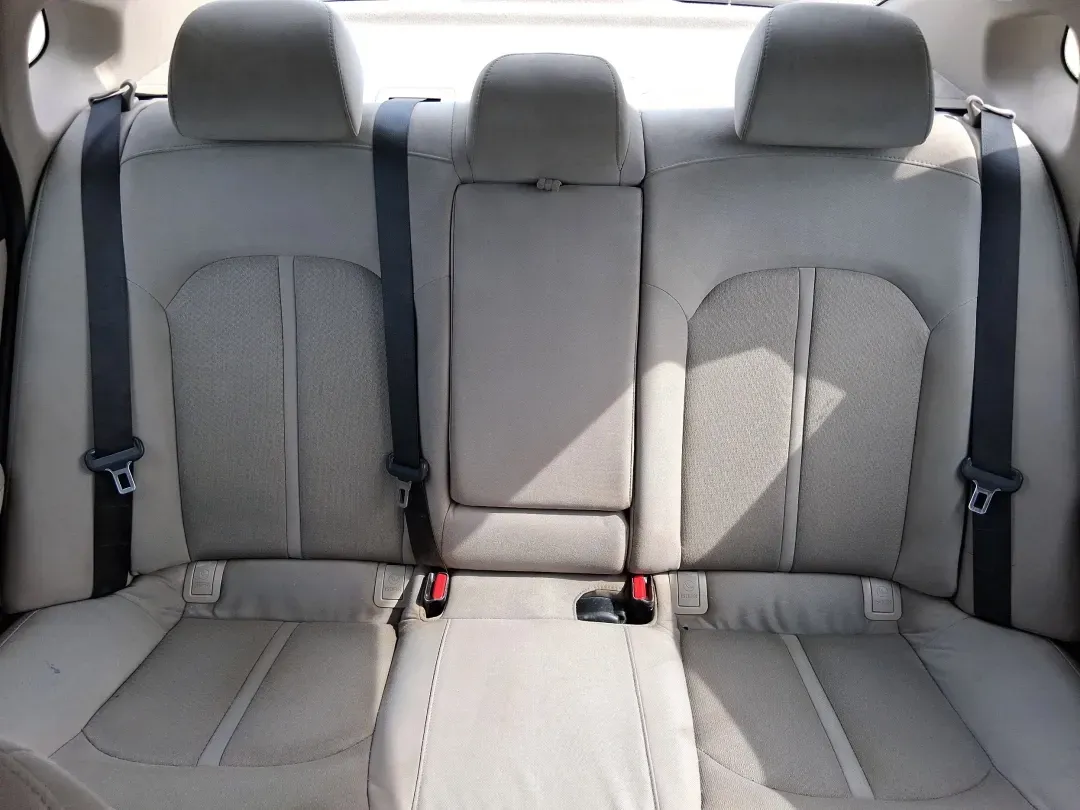 2016 Kia Optima LX (5XXGT4L36GG) with an Theta II 2.4L I-4 gasoline direct injection engine, located at 1184 Kauffman Ave, Fairborn, OH, 45324, (937) 908-9800, 39.807072, -84.030914 - Discover an exceptional driving experience with the 2016 Kia Optima LX, available now at Advantage Car and Credit in New Carlisle, OH. This sedan is not just a mode of transportation; it's an enhancement to your lifestyle, whether you're commuting to work, running errands, or embarking on weekend ad - Photo#14