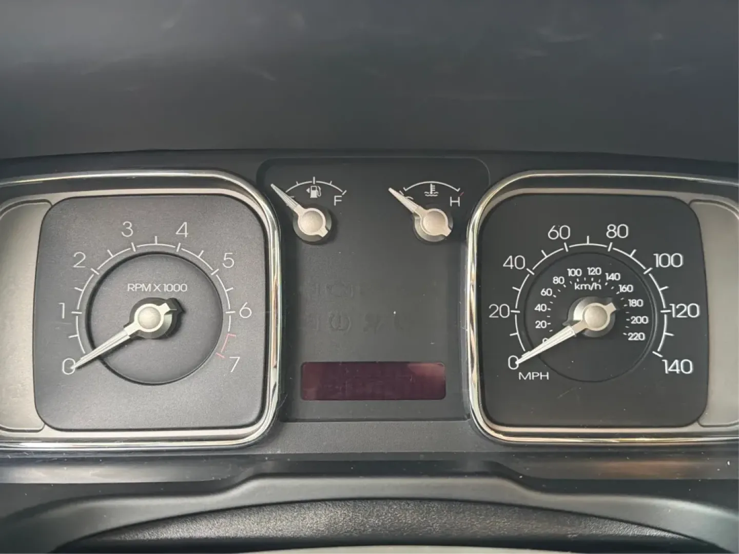 2008 Lincoln MKX Base (2LMDU88CX8B) with an Other engine, located at 1184 Kauffman Ave, Fairborn, OH, 45324, (937) 908-9800, 39.807072, -84.030914 - **Discover Luxury and Comfort with the 2008 Lincoln MKX at Advantage Car and Credit in Fairborn, OH!**<br /> <br /> Are you in the market for a vehicle that seamlessly combines elegance, comfort, and reliability? Look no further than the stunning 2008 Lincoln MKX available at Advantage Car and Credi - Photo#13