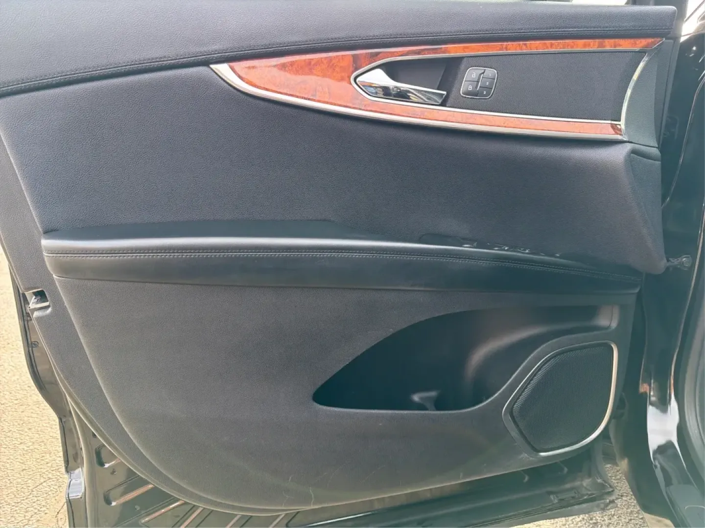 2017 Lincoln MKX Select (2LMPJ6KR7HB) with an 3.7L V6 DOHC 24V engine, 6A transmission, located at 8750 N County Rd 25A, Piqua, OH, 45356, (937) 908-9800, 40.164391, -84.232513 - **Elevate Your Family Adventures with the 2017 Lincoln MKX at Advantage Car and Credit!**<br /> <br /> Are you ready to transform your daily drive into a luxurious experience? The 2017 Lincoln MKX, available now at Advantage Car and Credit in New Carlisle, OH, is the perfect SUV for families and com - Photo#19