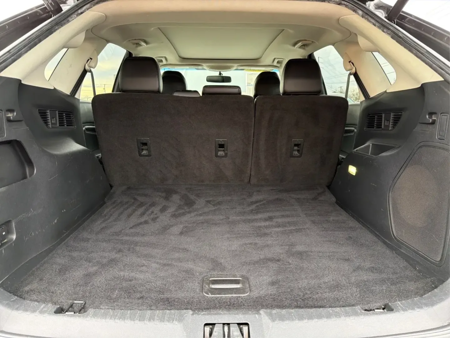 2015 Ford Edge Titanium (2FMTK3K89FB) with an 3.5L V6 DOHC 24V engine, 6A transmission, located at 8750 N County Rd 25A, Piqua, OH, 45356, (937) 908-9800, 40.164391, -84.232513 - **Explore New Horizons with the 2015 Ford Edge Titanium at Advantage Car and Credit**<br /> <br /> If you're on the hunt for a versatile SUV that can handle anything from daily commutes to weekend adventures, look no further than the 2015 Ford Edge Titanium. This sporty utility vehicle is the perfec - Photo#12