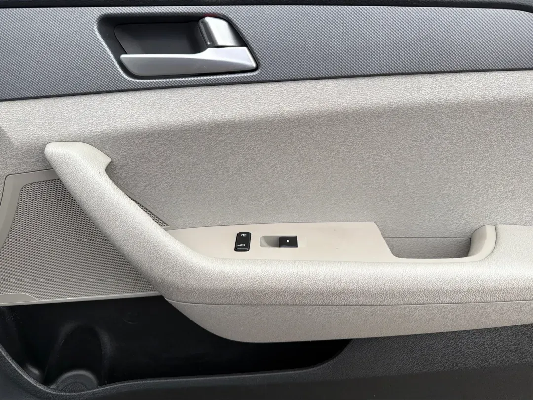 2017 Hyundai Sonata Base (5NPE24AF8HH) with an Other engine, located at 4508 South Dixie Dr, Moraine, OH, 45439, (937) 908-9800, 39.689976, -84.218452 - ### Drive Your Dream: 2017 Hyundai Sonata Perfect for Families and Commuters Alike!<br /> <br /> Looking for a reliable sedan that fits seamlessly into your busy lifestyle? The 2017 Hyundai Sonata is here to make every drive a pleasure, whether you're commuting to work, shuttling kids to soccer pra - Photo#18