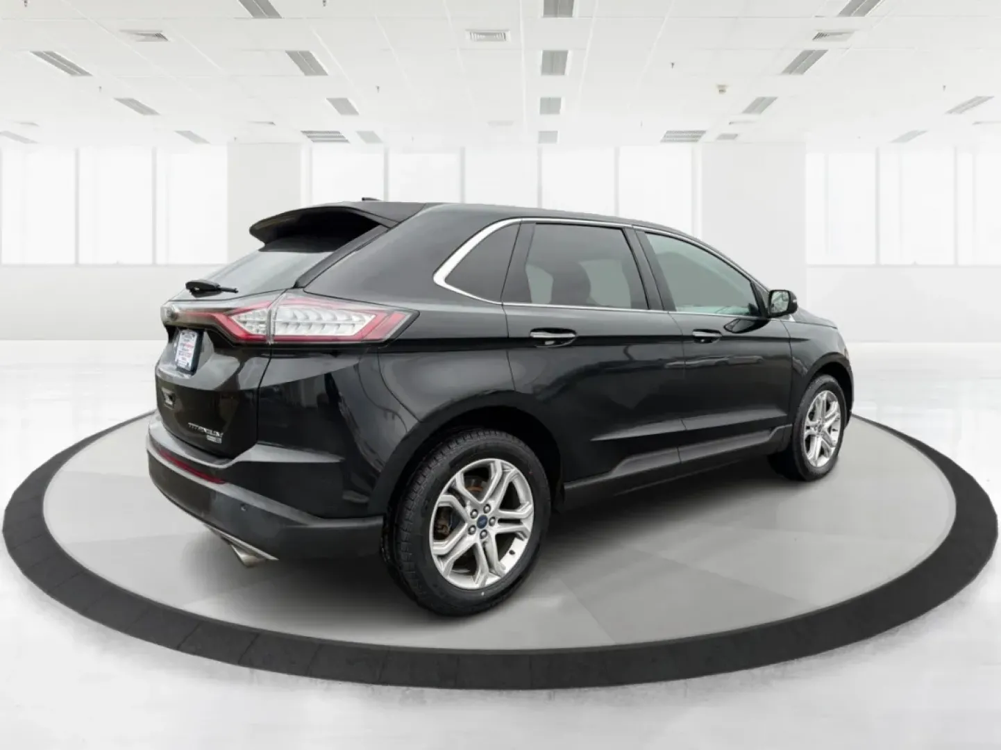 2017 Ford Edge Titanium (2FMPK4K92HB) with an 2.0L L4 DOHC 16V engine, 6A transmission, located at 4508 South Dixie Dr, Moraine, OH, 45439, (937) 908-9800, 39.689976, -84.218452 - **Unleash Adventure with the 2017 Ford Edge Titanium at Advantage Car and Credit Moraine! Experience Comfort, Style, and Affordability!**<br /> <br /> Are you searching for the perfect SUV to enhance your family adventures or accommodate your daily commute in style? Look no further than this stunni - Photo#2