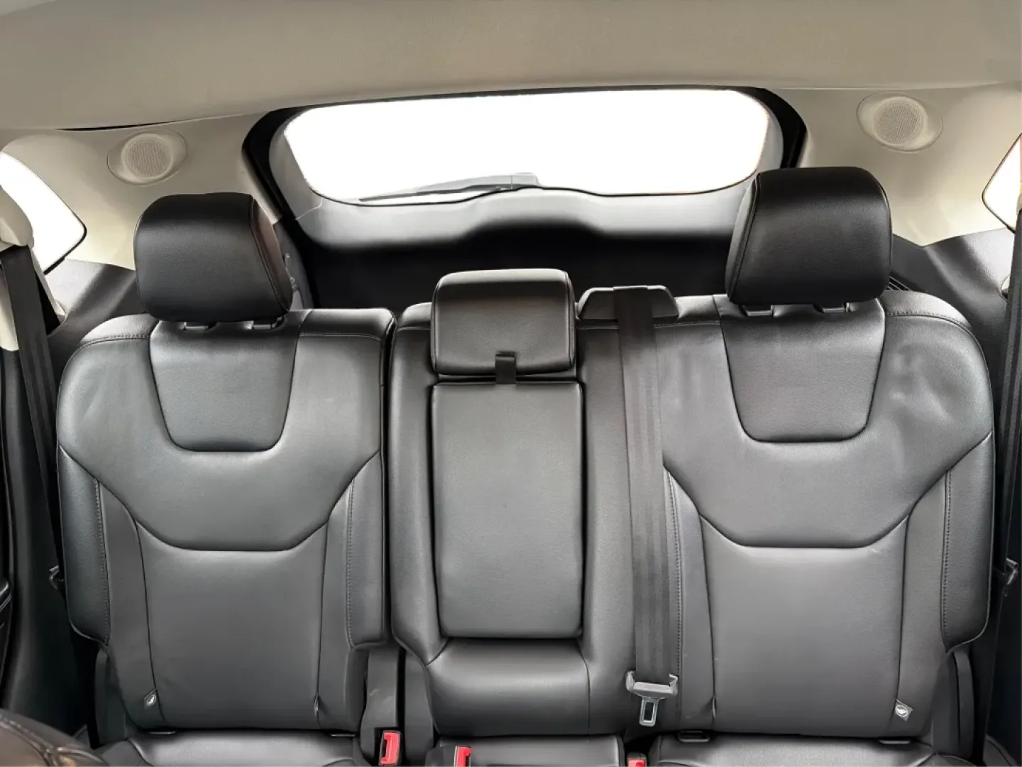 2017 Ford Edge Titanium (2FMPK4K92HB) with an 2.0L L4 DOHC 16V engine, 6A transmission, located at 4508 South Dixie Dr, Moraine, OH, 45439, (937) 908-9800, 39.689976, -84.218452 - **Unleash Adventure with the 2017 Ford Edge Titanium at Advantage Car and Credit Moraine! Experience Comfort, Style, and Affordability!**<br /> <br /> Are you searching for the perfect SUV to enhance your family adventures or accommodate your daily commute in style? Look no further than this stunni - Photo#14