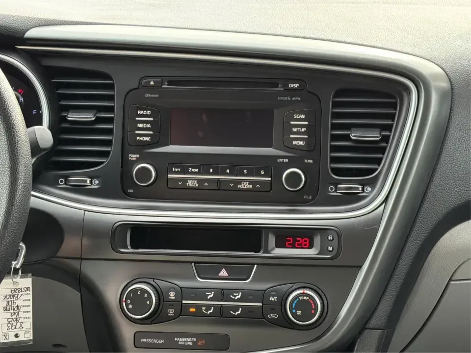 2015 Kia Optima LX (KNAGM4A73F5) with an Theta II 2.4L I-4 gasoline direct injection engine, 6-Speed Automatic transmission, located at 1951 S Dayton Lakeview Rd., New Carlisle, OH, 45344, (937) 908-9800, 39.890999, -84.050255 - Are you looking for a reliable sedan that combines style, comfort, and affordability? Look no further! At Advantage Car and Credit in New Carlisle, OH, we are excited to present this stunning 2015 Kia Optima LX, perfect for anyone from budget-conscious buyers to those needing a dependable vehicle fo - Photo#13