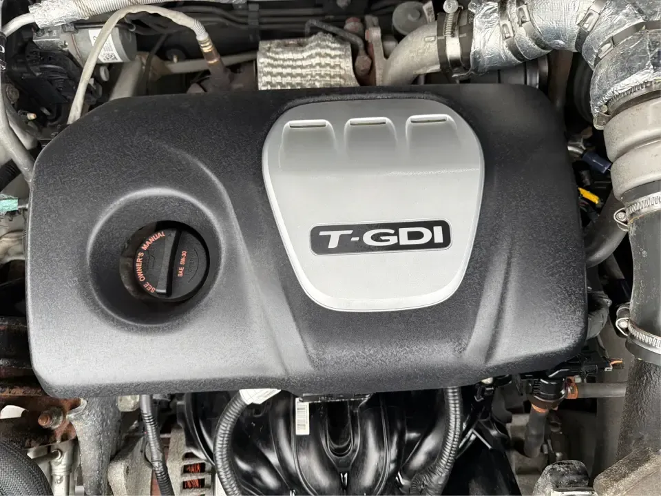 2016 Hyundai Tucson Sport (KM8J3CA26GU) with an 1.6L I-4 gasoline direct injection engine, 7A transmission, located at 1184 Kauffman Ave, Fairborn, OH, 45324, (937) 908-9800, 39.807072, -84.030914 - Discover a world of adventure with the 2016 Hyundai Tucson Sport, the perfect SUV for active families and weekend explorers alike! With its stylish Dazzling White exterior and spacious interior, this vehicle is designed for those who crave both comfort and versatility. Whether you're navigating thro - Photo#11