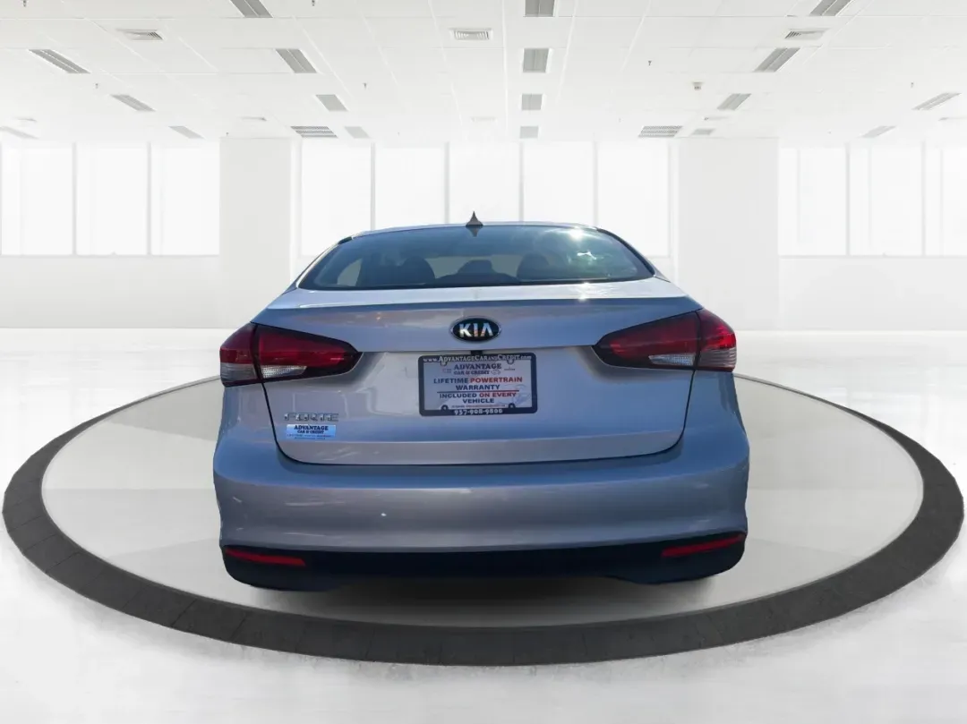 2018 Kia Forte LX (3KPFK4A72JE) with an 2L I-4 DOHC engine, located at 1230 East Main St, Xenia, OH, 45385, (937) 908-9800, 39.688026, -83.910172 - ### Drive into Adventure with the 2018 Kia Forte LX at Advantage Car and Credit - Xenia!<br /> <br /> Are you ready to elevate your daily commute or weekend getaway? The 2018 Kia Forte LX, available now at Advantage Car and Credit in Xenia, OH, is the perfect vehicle for both the budget-conscious bu - Photo#3