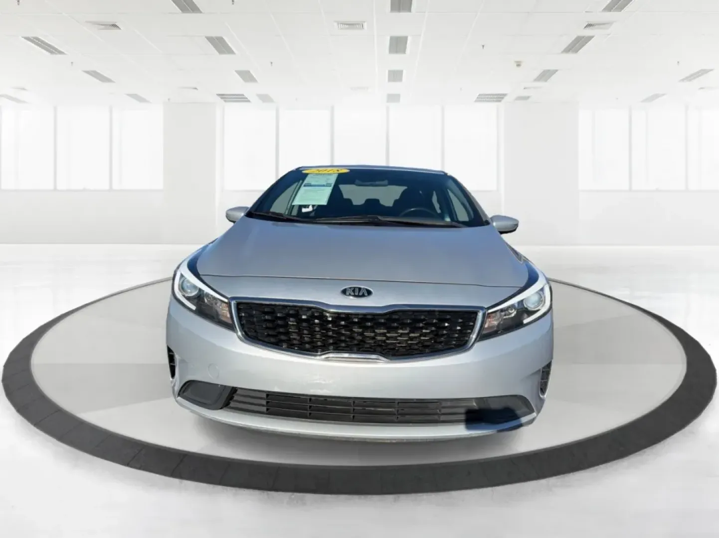 2018 Kia Forte LX (3KPFK4A72JE) with an 2L I-4 DOHC engine, 6M transmission, located at 1230 East Main St, Xenia, OH, 45385, (937) 908-9800, 39.688026, -83.910172 - ### Drive into Adventure with the 2018 Kia Forte LX at Advantage Car and Credit - Xenia!<br /> <br /> Are you ready to elevate your daily commute or weekend getaway? The 2018 Kia Forte LX, available now at Advantage Car and Credit in Xenia, OH, is the perfect vehicle for both the budget-conscious bu - Photo#7