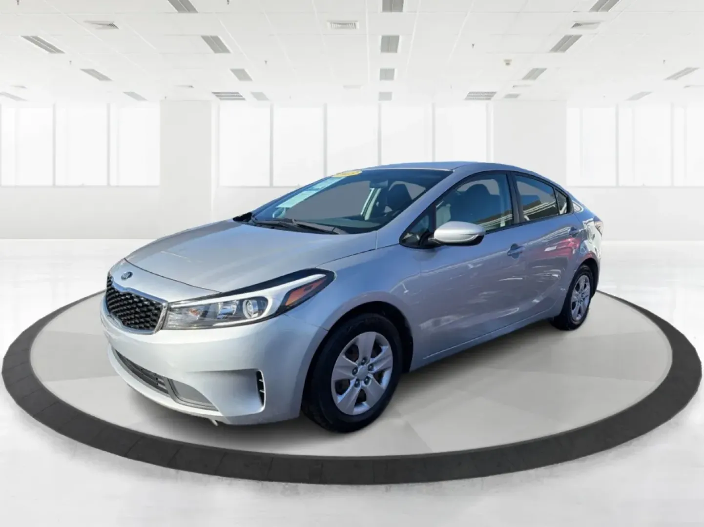 2018 Kia Forte LX (3KPFK4A72JE) with an 2L I-4 DOHC engine, 6M transmission, located at 1230 East Main St, Xenia, OH, 45385, (937) 908-9800, 39.688026, -83.910172 - ### Drive into Adventure with the 2018 Kia Forte LX at Advantage Car and Credit - Xenia!<br /> <br /> Are you ready to elevate your daily commute or weekend getaway? The 2018 Kia Forte LX, available now at Advantage Car and Credit in Xenia, OH, is the perfect vehicle for both the budget-conscious bu - Photo#8
