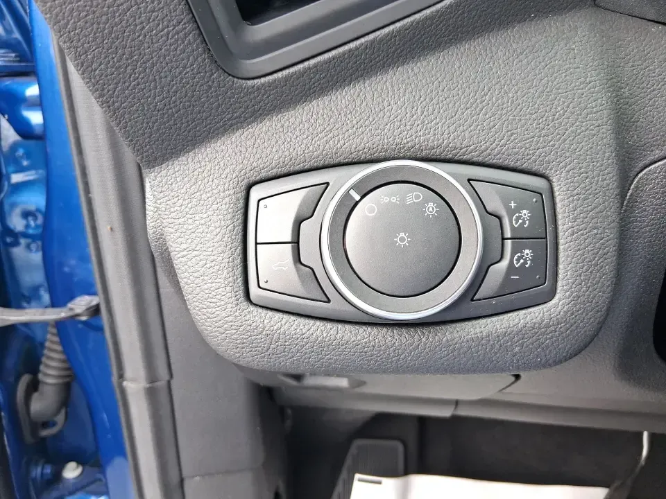 2017 Ford Escape SE 4WD (1FMCU9G93HU) with an 2.0L L4 DOHC 16V engine, 6-Speed Automatic transmission, located at 1230 East Main St, Xenia, OH, 45385, (937) 908-9800, 39.688026, -83.910172 - Discover the ultimate blend of comfort, capability, and style with the 2017 Ford Escape SE 4WD, a perfect companion for families on the go or adventurers seeking their next weekend thrill. With its spacious interior and robust features, this SUV is designed for those who lead an active lifestyle, ma - Photo#17