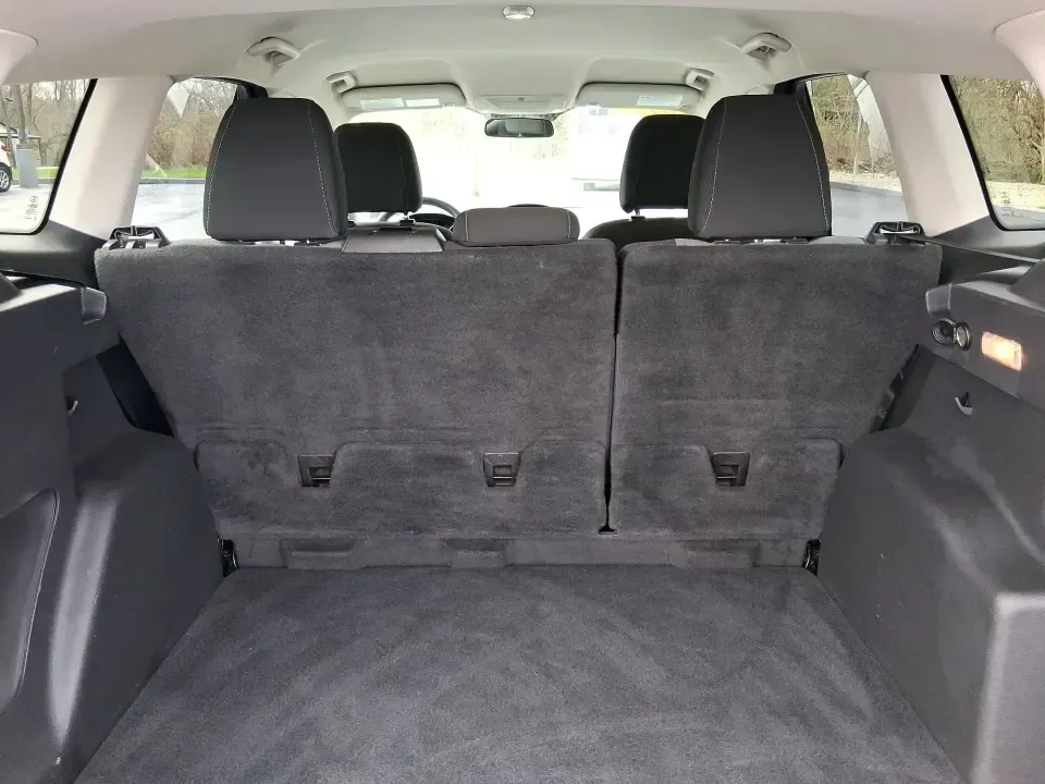 2017 Ford Escape SE 4WD (1FMCU9G93HU) with an 2.0L L4 DOHC 16V engine, 6-Speed Automatic transmission, located at 1099 N County Rd 25A , Troy, OH, 45373, (937) 908-9800, 40.057079, -84.212883 - Discover the ultimate blend of comfort, capability, and style with the 2017 Ford Escape SE 4WD, a perfect companion for families on the go or adventurers seeking their next weekend thrill. With its spacious interior and robust features, this SUV is designed for those who lead an active lifestyle, ma - Photo#12