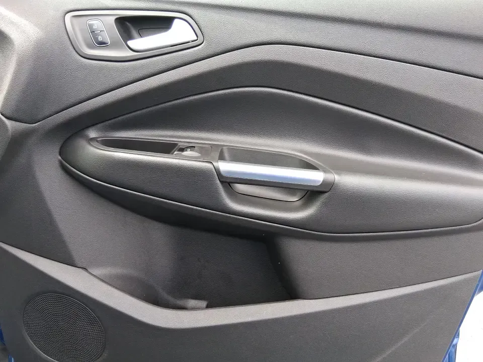 2017 Ford Escape SE 4WD (1FMCU9G93HU) with an 2.0L L4 DOHC 16V engine, 6-Speed Automatic transmission, located at 1099 N County Rd 25A , Troy, OH, 45373, (937) 908-9800, 40.057079, -84.212883 - Discover the ultimate blend of comfort, capability, and style with the 2017 Ford Escape SE 4WD, a perfect companion for families on the go or adventurers seeking their next weekend thrill. With its spacious interior and robust features, this SUV is designed for those who lead an active lifestyle, ma - Photo#20