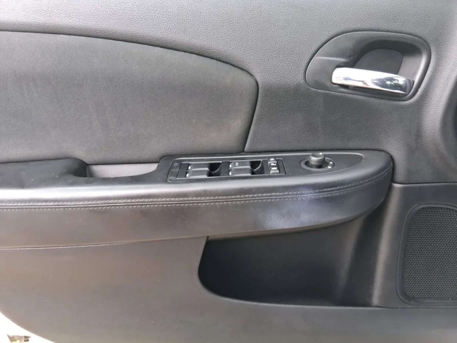 2012 Chrysler 200 Touring (1C3CCBBB9CN) with an Other engine, located at 1951 S Dayton Lakeview Rd., New Carlisle, OH, 45344, (937) 908-9800, 39.890999, -84.050255 - Experience the perfect blend of style, comfort, and versatility with this stunning 2012 Chrysler 200 Touring sedan, now available at Advantage Car and Credit in New Carlisle, OH. Whether you're a growing family seeking reliable transportation, a commuter looking for an efficient ride, or simply some - Photo#16
