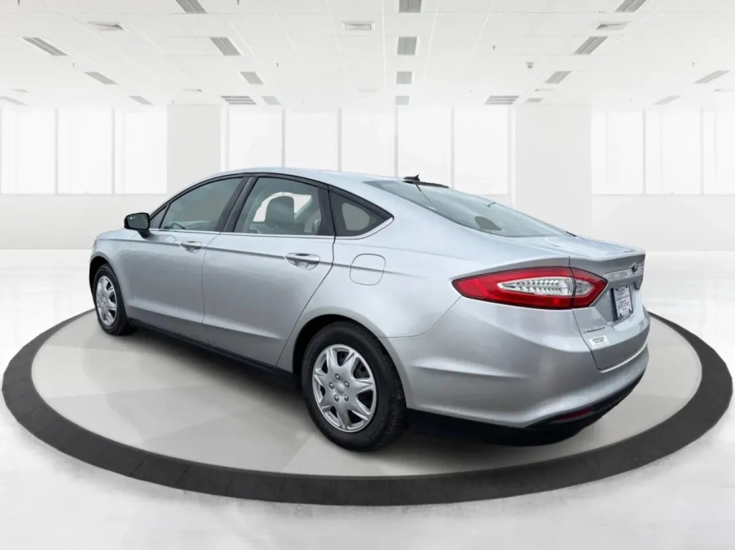 2014 Ford Fusion S (3FA6P0G70ER) with an 2.5L L4 DOHC 16V engine, Automatic transmission, located at 1951 S Dayton Lakeview Rd., New Carlisle, OH, 45344, (937) 908-9800, 39.890999, -84.050255 - **Discover a New Level of Comfort and Style with the 2014 Ford Fusion at Advantage Car and Credit!**<br /> <br /> Are you on the hunt for a reliable sedan that perfectly balances style, efficiency, and comfort? Look no further than the 2014 Ford Fusion, available now at Advantage Car and Credit in N - Photo#4