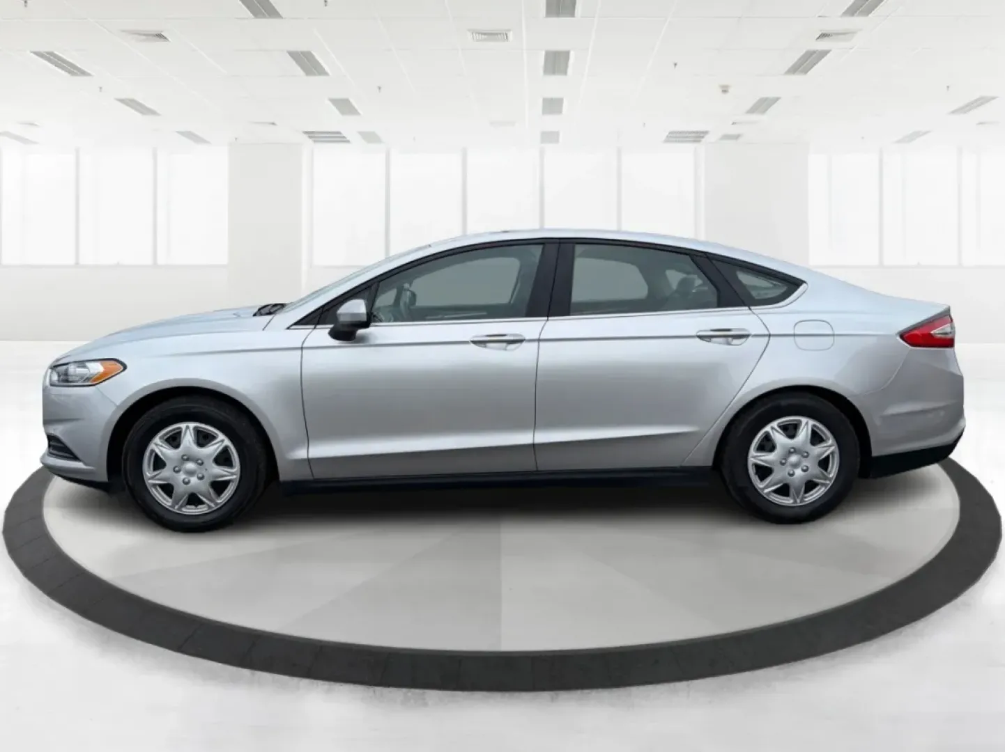 2014 Ford Fusion S (3FA6P0G70ER) with an 2.5L L4 DOHC 16V engine, Automatic transmission, located at 1951 S Dayton Lakeview Rd., New Carlisle, OH, 45344, (937) 908-9800, 39.890999, -84.050255 - **Discover a New Level of Comfort and Style with the 2014 Ford Fusion at Advantage Car and Credit!**<br /> <br /> Are you on the hunt for a reliable sedan that perfectly balances style, efficiency, and comfort? Look no further than the 2014 Ford Fusion, available now at Advantage Car and Credit in N - Photo#5