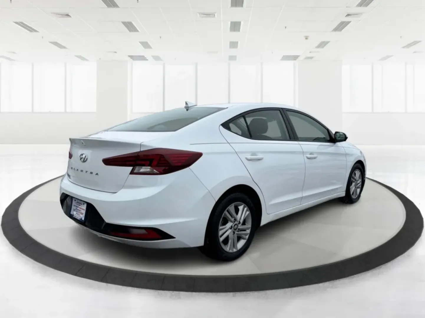 2020 Hyundai Elantra SEL (5NPD84LF8LH) with an Nu 2L I-4 DOHC engine, 6A transmission, located at 880 E. National Road, Vandalia, OH, 45377, (937) 908-9800, 39.891918, -84.183594 - Are you ready to elevate your everyday driving experience? Look no further than this stunning 2020 Hyundai Elantra SEL, the perfect sedan for commuters, growing families, or anyone seeking a stylish ride that won't break the bank. Whether you're navigating the bustling streets of Vandalia or embarki - Photo#2