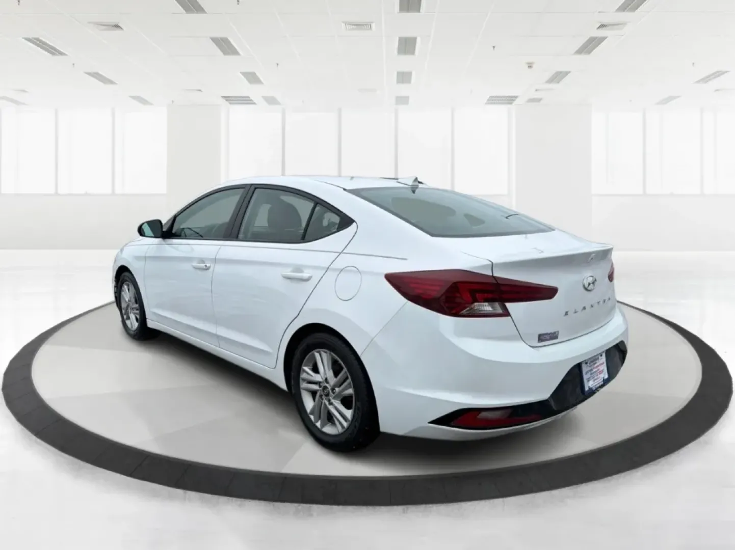 2020 Hyundai Elantra SEL (5NPD84LF8LH) with an Nu 2L I-4 DOHC engine, 6A transmission, located at 880 E. National Road, Vandalia, OH, 45377, (937) 908-9800, 39.891918, -84.183594 - Are you ready to elevate your everyday driving experience? Look no further than this stunning 2020 Hyundai Elantra SEL, the perfect sedan for commuters, growing families, or anyone seeking a stylish ride that won't break the bank. Whether you're navigating the bustling streets of Vandalia or embarki - Photo#4