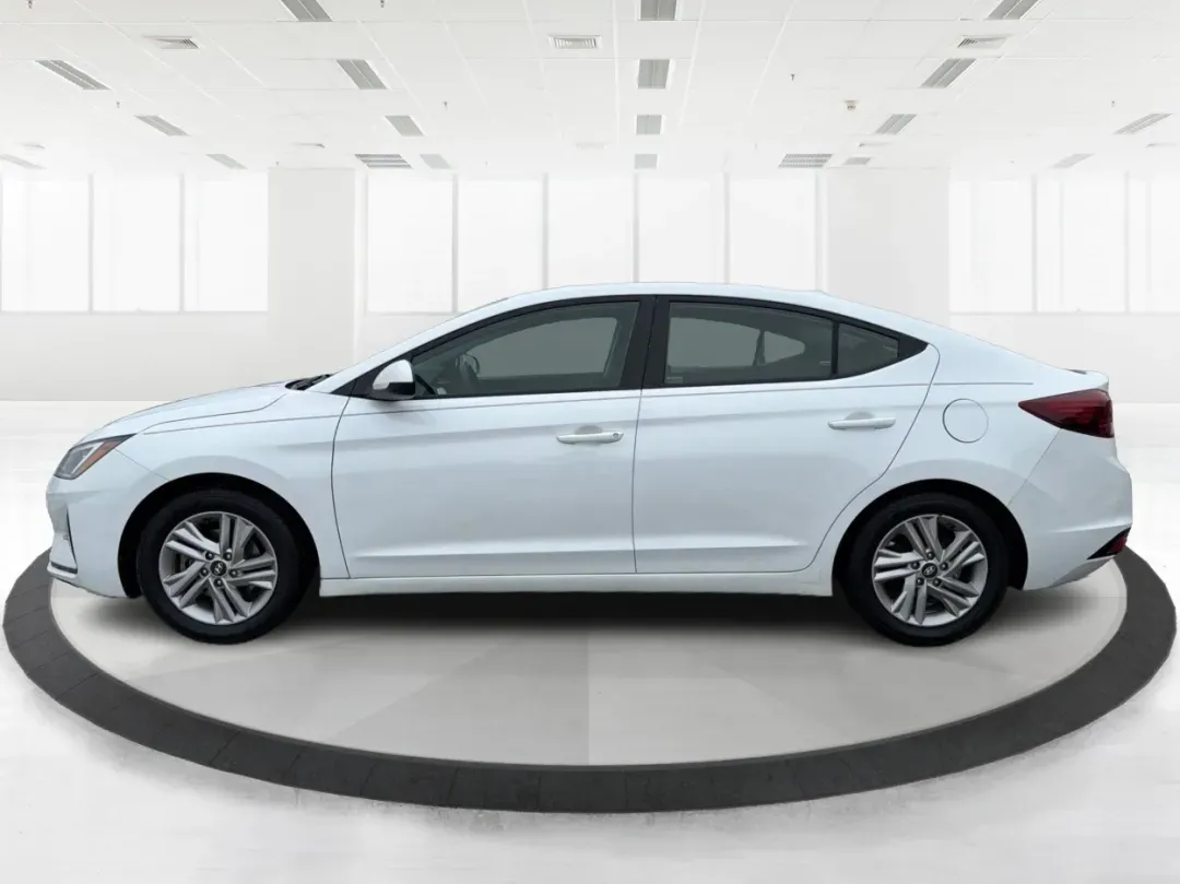 2020 Hyundai Elantra SEL (5NPD84LF8LH) with an Nu 2L I-4 DOHC engine, located at 880 E. National Road, Vandalia, OH, 45377, (937) 908-9800, 39.891918, -84.183594 - Are you ready to elevate your everyday driving experience? Look no further than this stunning 2020 Hyundai Elantra SEL, the perfect sedan for commuters, growing families, or anyone seeking a stylish ride that won't break the bank. Whether you're navigating the bustling streets of Vandalia or embarki - Photo#5