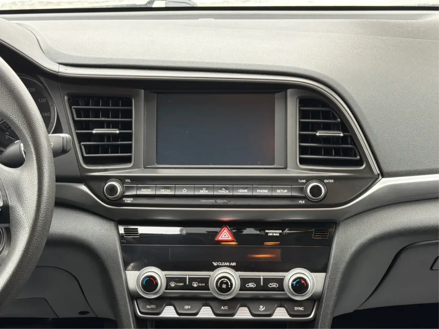 2020 Hyundai Elantra SEL (5NPD84LF8LH) with an Nu 2L I-4 DOHC engine, 6A transmission, located at 880 E. National Road, Vandalia, OH, 45377, (937) 908-9800, 39.891918, -84.183594 - Are you ready to elevate your everyday driving experience? Look no further than this stunning 2020 Hyundai Elantra SEL, the perfect sedan for commuters, growing families, or anyone seeking a stylish ride that won't break the bank. Whether you're navigating the bustling streets of Vandalia or embarki - Photo#13