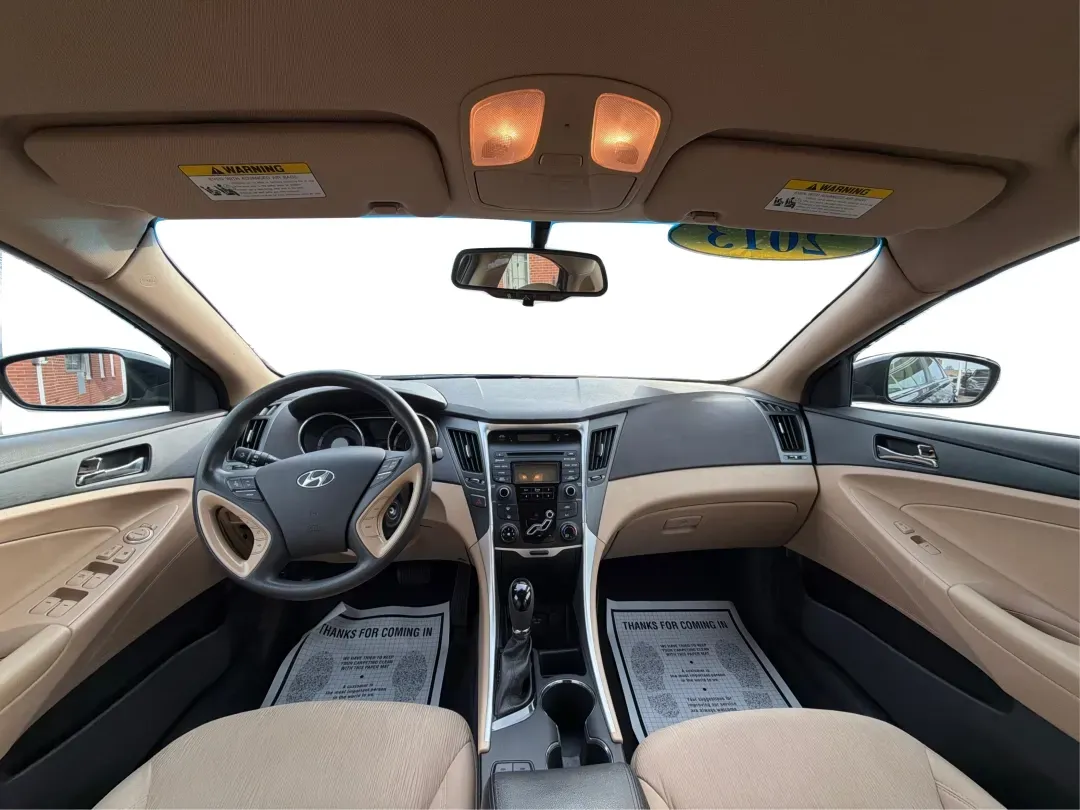 2013 Hyundai Sonata GLS (5NPEB4AC0DH) with an 2.4L I-4 gasoline direct injection engine, located at 1230 East Main St, Xenia, OH, 45385, (937) 908-9800, 39.688026, -83.910172 - **Discover the Perfect Family Sedan: 2013 Hyundai Sonata GLS at Advantage Car and Credit in Xenia, OH!**<br /> <br /> Are you in the market for a reliable and stylish vehicle that accommodates your growing family's needs? Look no further than the sleek 2013 Hyundai Sonata GLS, available now at Advan - Photo#21