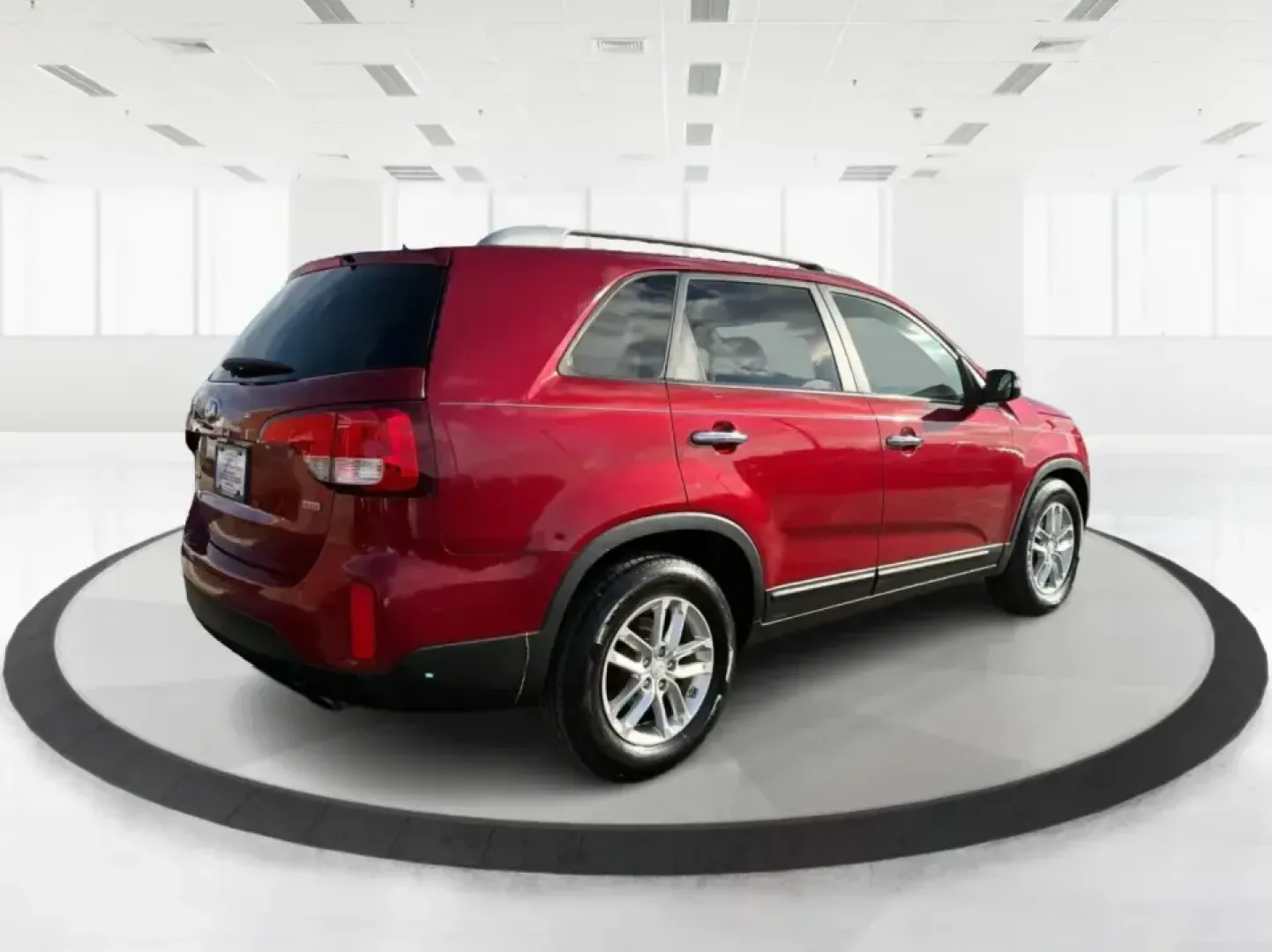 2015 Kia Sorento LX (5XYKT4A61FG) with an 2.4L I-4 gasoline direct injection engine, 6-Speed Automatic transmission, located at 401 Woodman Dr, Riverside, OH, 45431, (937) 908-9800, 39.760899, -84.123421 - **Experience Adventure with the 2015 Kia Sorento at Advantage Car and Credit - Riverside!**<br /> <br /> Are you ready to elevate your family's weekend getaways or daily commutes? Look no further than this stunning 2015 Kia Sorento LX, available at Advantage Car and Credit in Riverside, OH. This ver - Photo#2